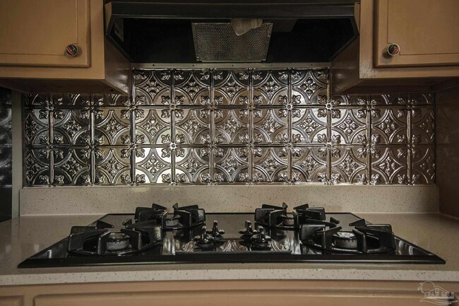 Building Photo - 6314 White Oak Dr