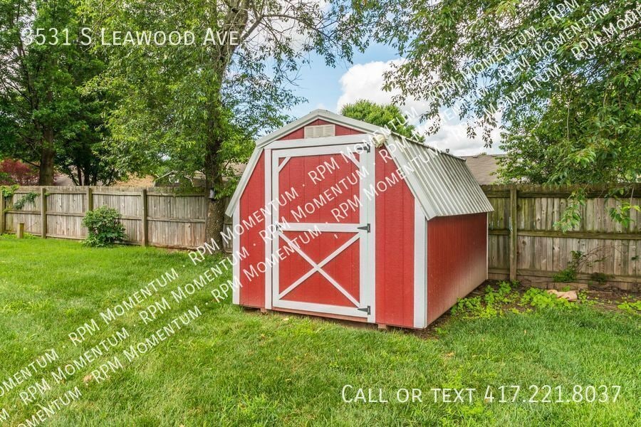 Building Photo - 3531 Leawood Ave