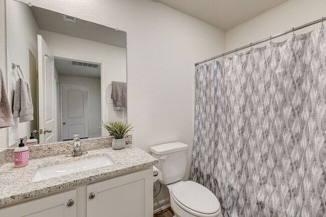 Building Photo - 716 Trinity Trl