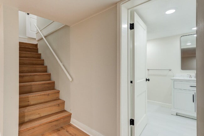 Building Photo - 2602 24th St