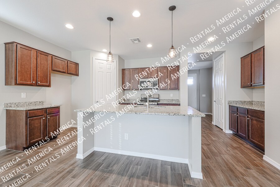 Building Photo - 3725 E Turley St