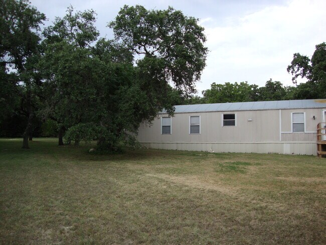 Building Photo - 214 Bluebonnet Dr