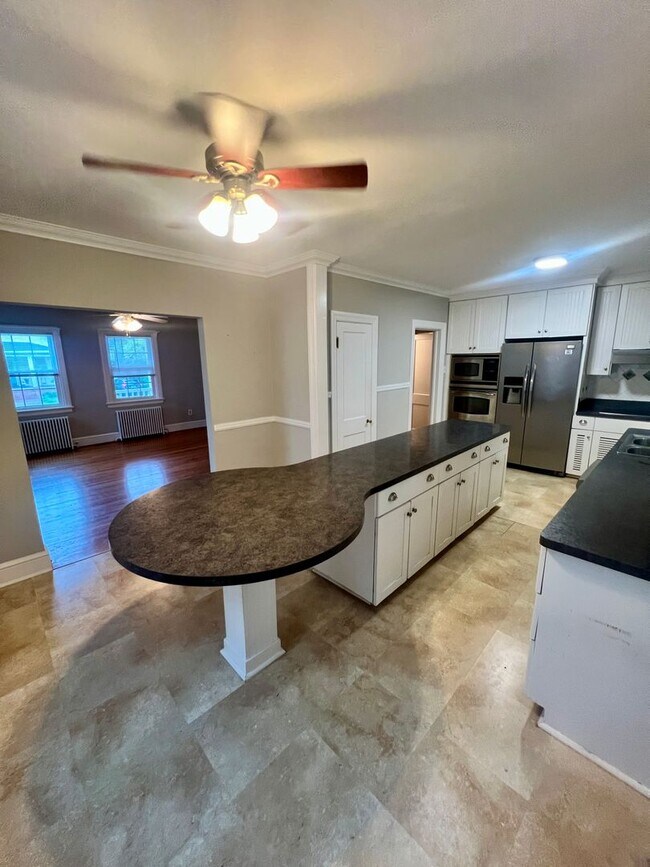 Building Photo - Beautiful Four Bedroom House, Right Off Grove and Patterson!! Lawn Care Included!!