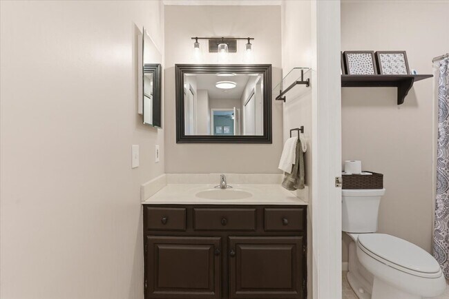 Building Photo - Condo