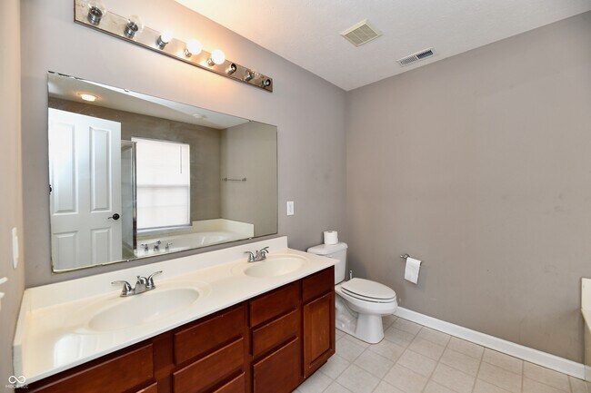 Building Photo - 1135 Cavendish Dr