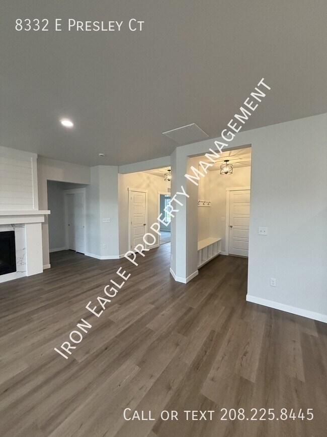 Building Photo - 8332 E Presley Ct