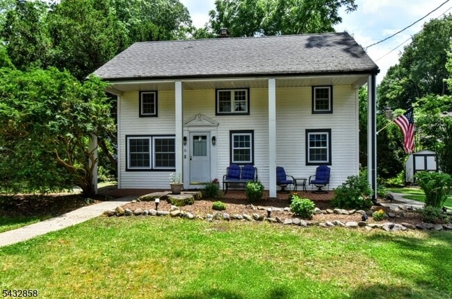 Building Photo - 6 Standish Ln