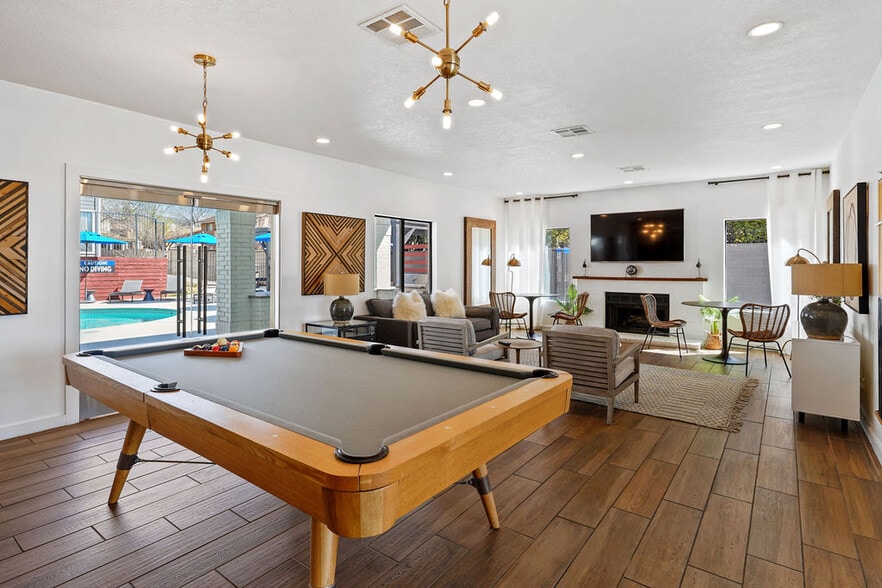 Building Photo - Telegraph Hill