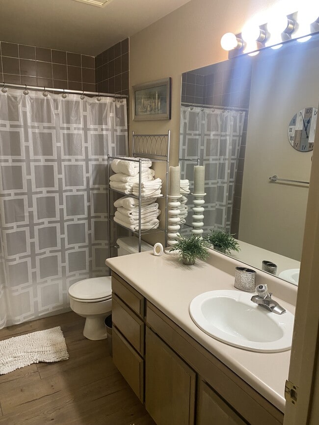 Building Photo - 301 North St