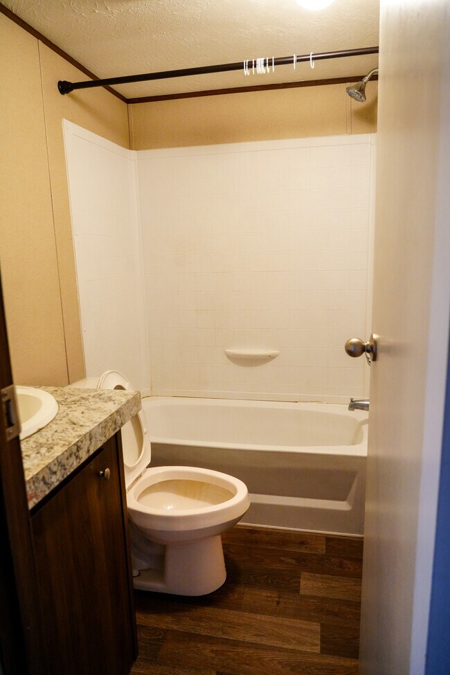 Building Photo - 2800 Halite Bend