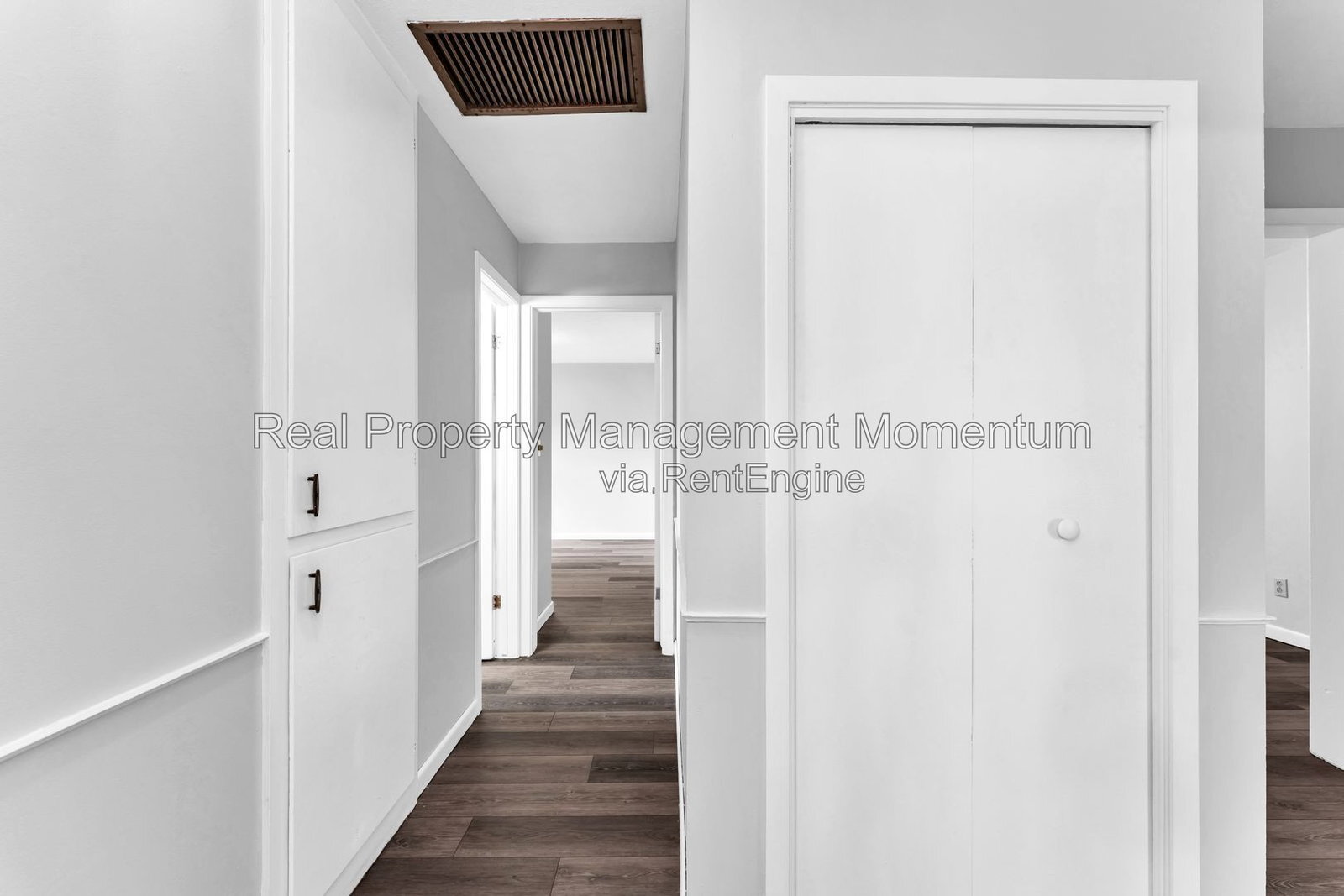 Building Photo - 2105 S Barcliff Ave