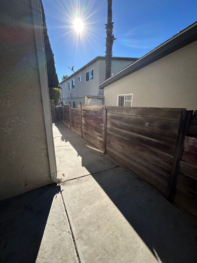 Building Photo - 2 Bedroom 1 Bathroom West La Mesa Apartment
