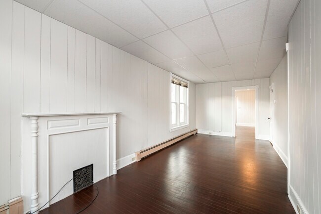 Building Photo - 351 Cherry St