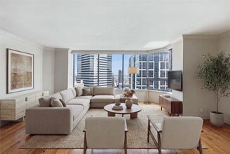 Building Photo - 1111 Caroline St