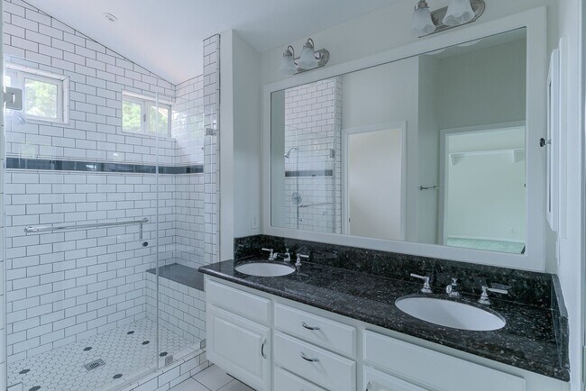 Building Photo - 3 Bedroom 2.5 Bathroom | Spacious Corner Lot Home | Ventura Brock Hills| Ventura