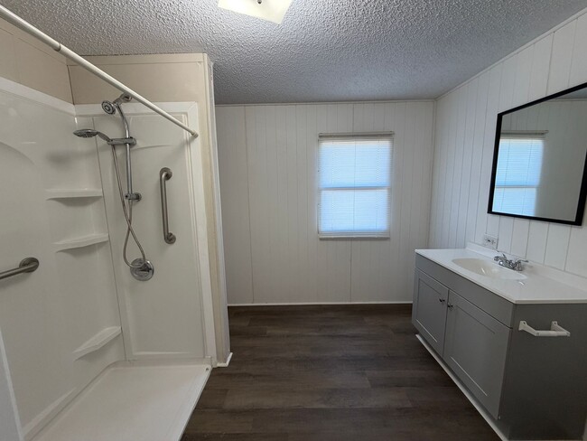 Building Photo - 951 N Bucks Pocket Rd SE