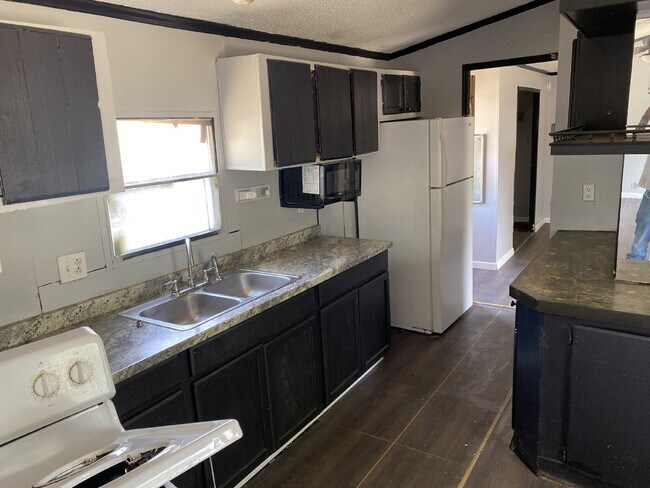Building Photo - MOBILE HOME FOR RENT