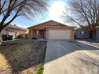 Building Photo - 3 Bedroom Single Story Home Available Near...