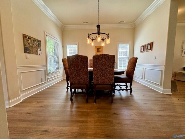 Building Photo - 1024 Split Rock Cove