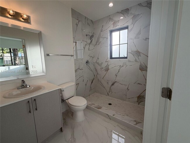 Building Photo - 2308 E 4th Ave