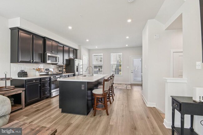 Building Photo - 133 Woodgate Cir