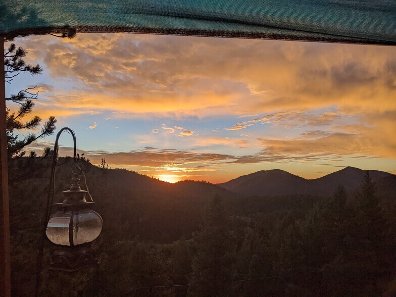 Building Photo - 22517 Shawnee Rd