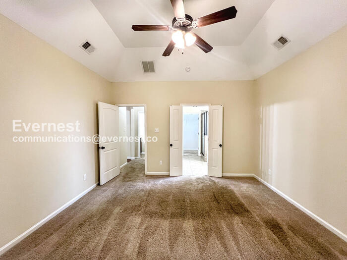 Building Photo - 6057 Abigail Bluffs Dr