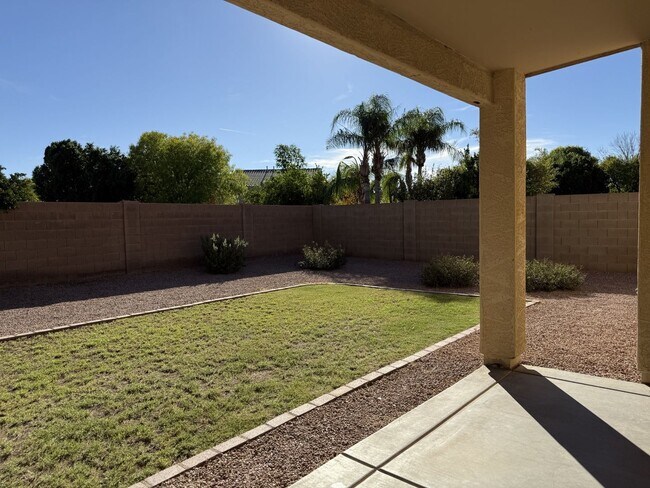 Building Photo - Great home in Sun Groves!