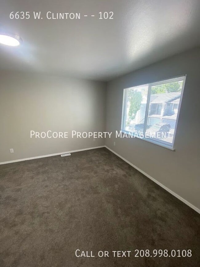 Building Photo - 6635 W Clinton Ln