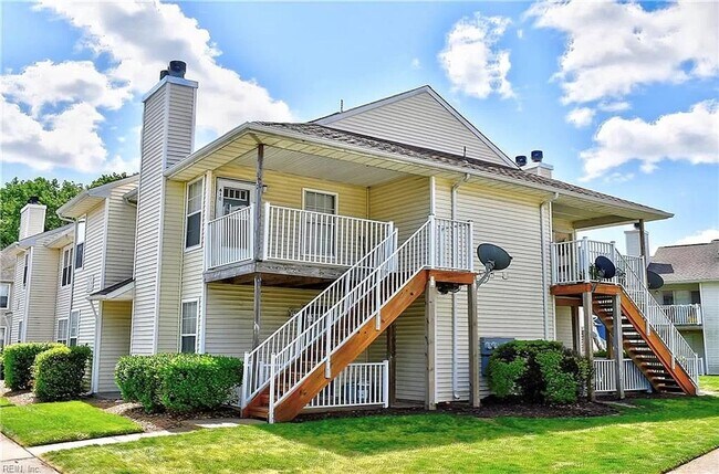 Building Photo - HURRY!!!***2 BED Condo/Downstairs unit/ W,S&T INCLUDED!!