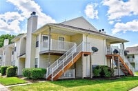 Building Photo - ***2 BED Condo/Downstairs unit/ W,S&T INCLUDED!!