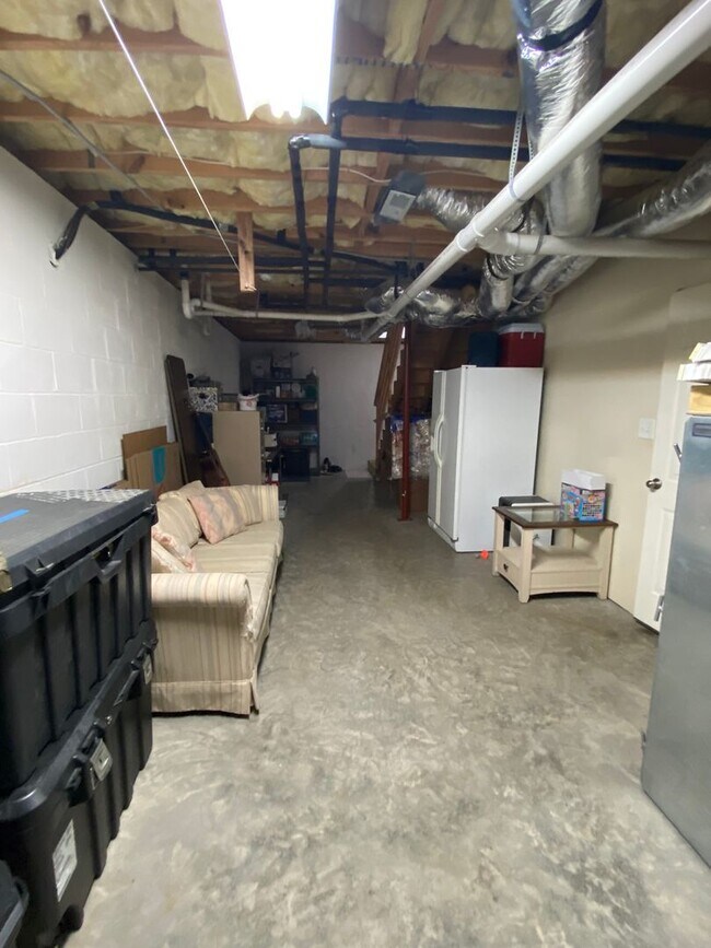 Building Photo - 3672 Fieldstone Dr
