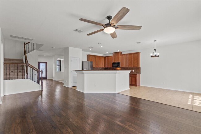 Building Photo - 18825 Star Gazer Way