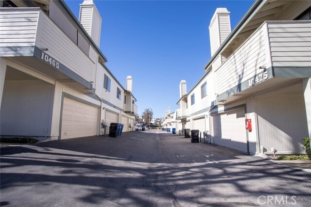 Building Photo - 10475 Newhome Ave