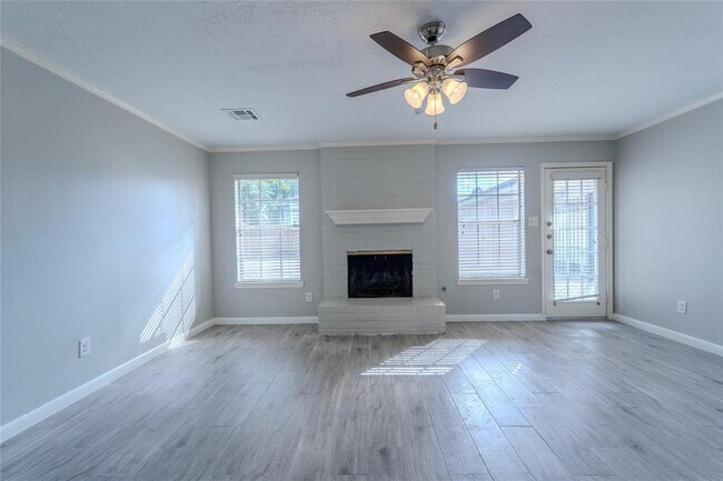 Building Photo - 16227 Southampton Dr
