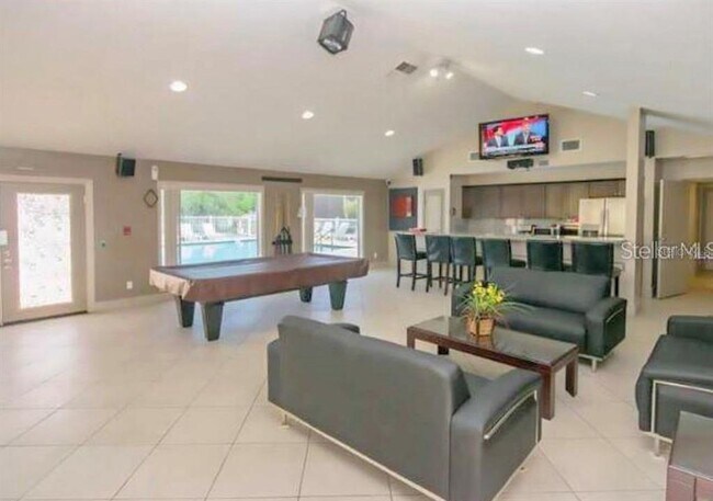 Building Photo - 1400 Gandy Blvd N