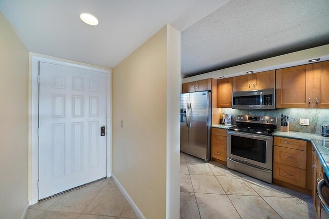 Building Photo - 2601 Marina Isle Way