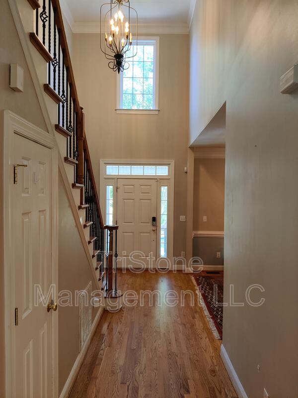 Building Photo - 14512 Harvington Dr