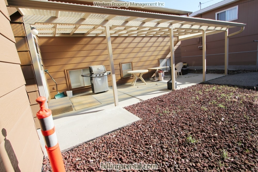 Community Courtyard - 2316 Alderson Ave