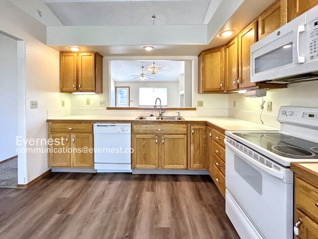 Building Photo - 4939 Chariot Dr