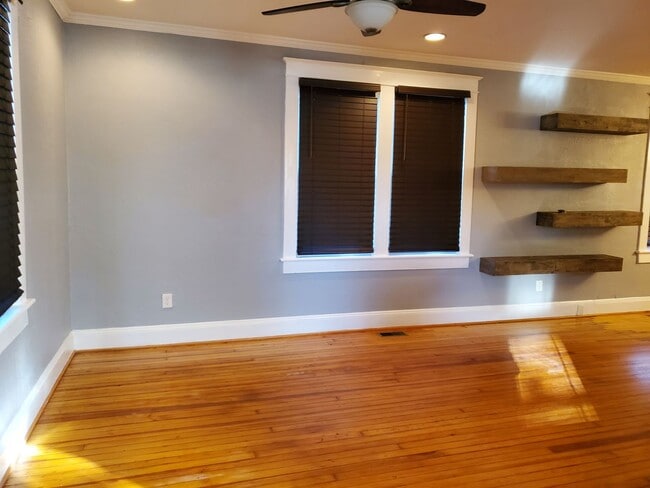 Building Photo - 2623 Marlboro Ave