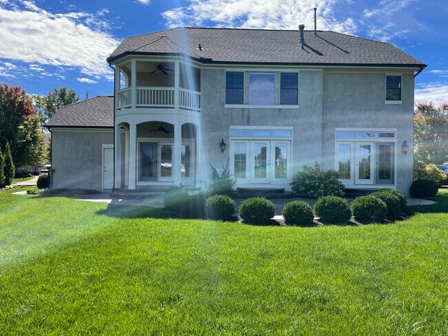 Building Photo - 4217 Village Club Dr