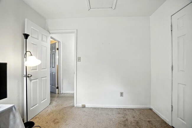 Building Photo - 1308 Summerset Ct