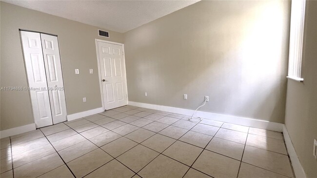 Building Photo - 686 NW 114th Ave