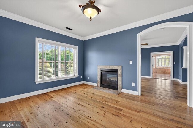 Building Photo - 13071 Haddonfield Ln