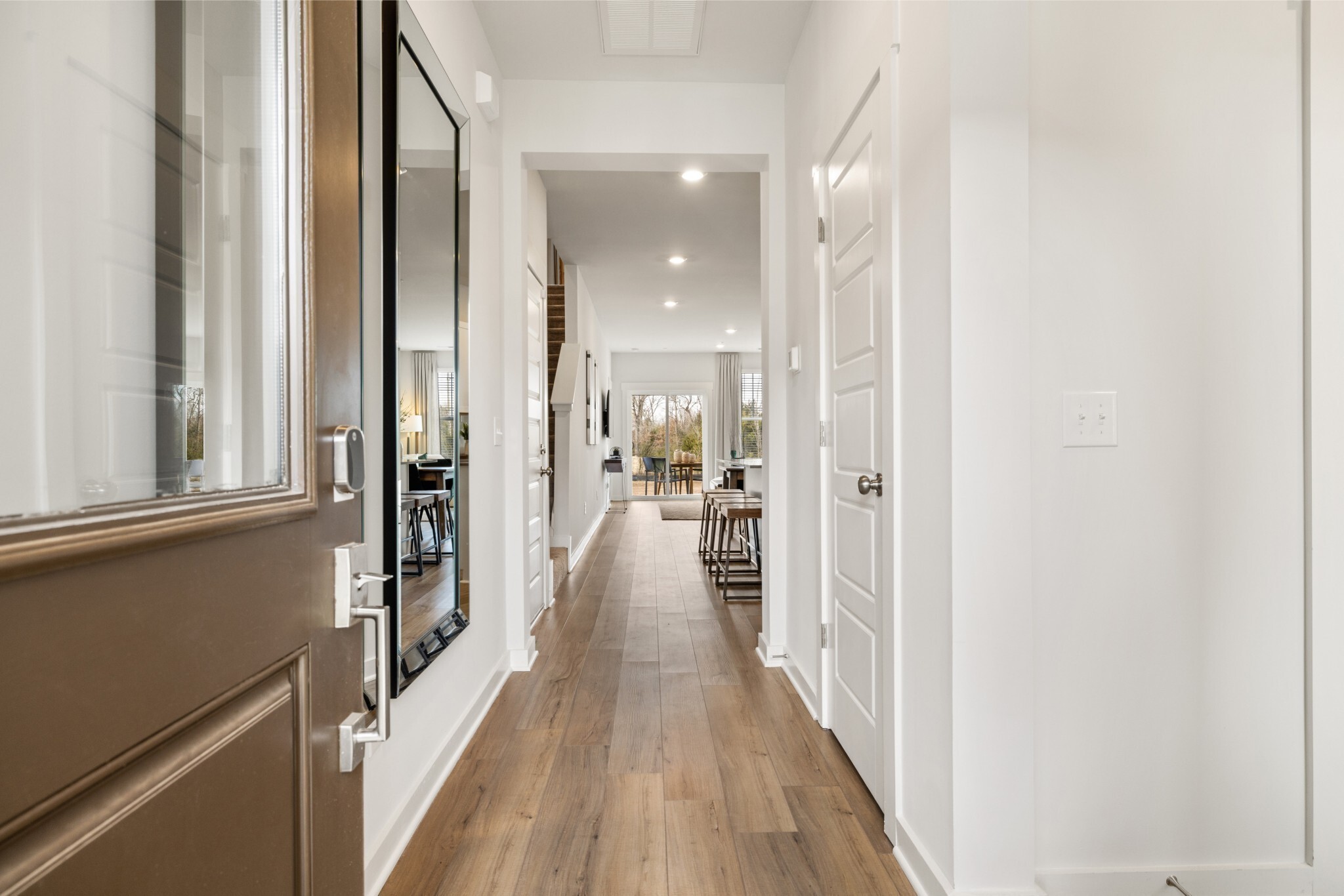 Building Photo - 572 Trinity Way