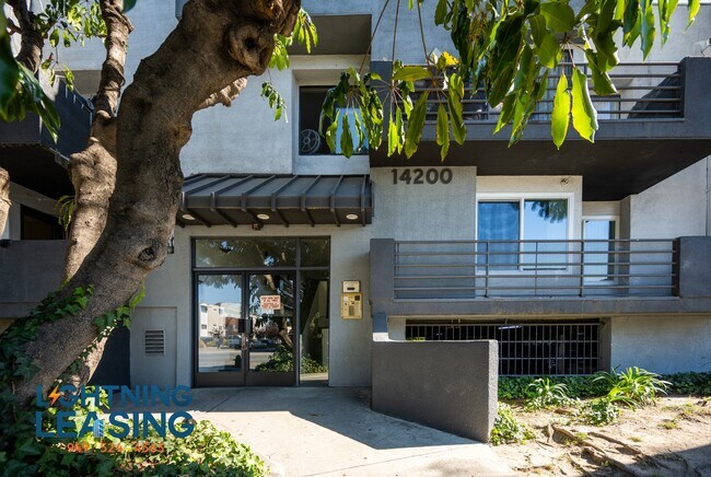 Building Photo - 14201 Victory Blvd