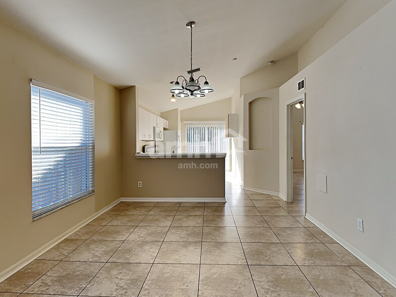 Building Photo - 6803 Summer Cove Dr