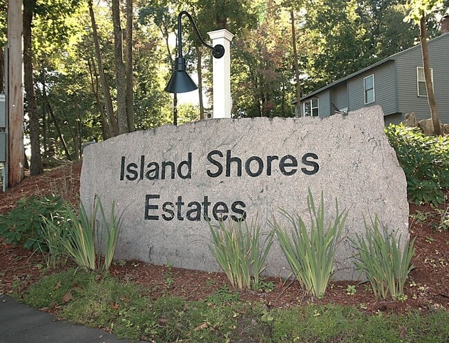 Building Photo - 70 Modena Dr