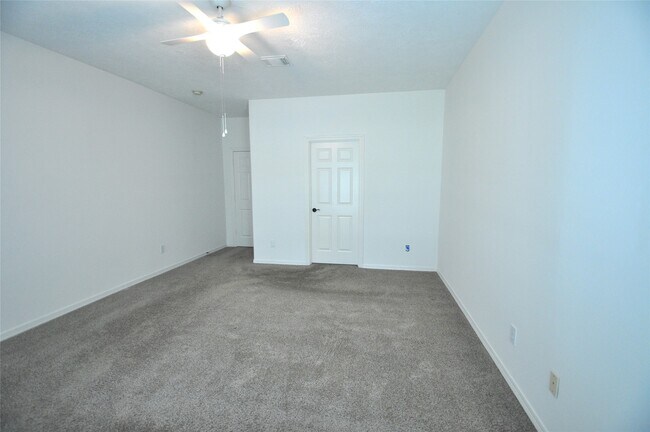 Building Photo - 1914 Sand Hollow Ln